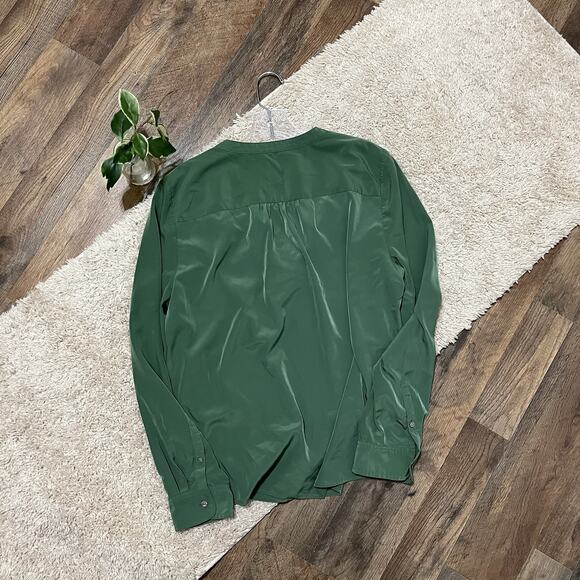 J.crew Large Gatlin Green Elegant Popover Henley Sleek Pleated Placket Blouse - Picture 8 of 8